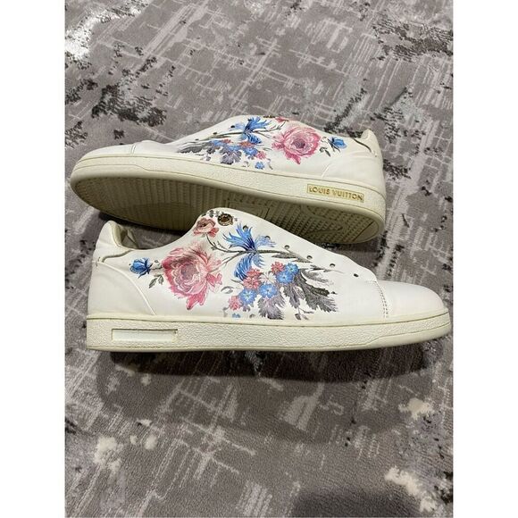 Size 43/44-10 1/2 Louis Vuitton ultra soft leather sneakers with floral detail. - Picture 5 of 15